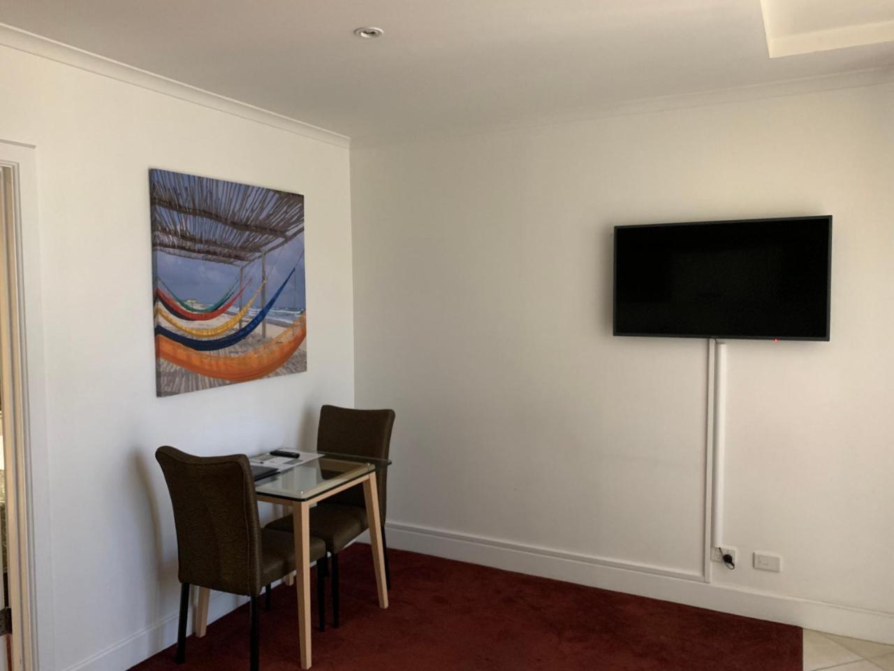 Ensenada Motor Inn And Suites Adelaide Bagian luar foto
