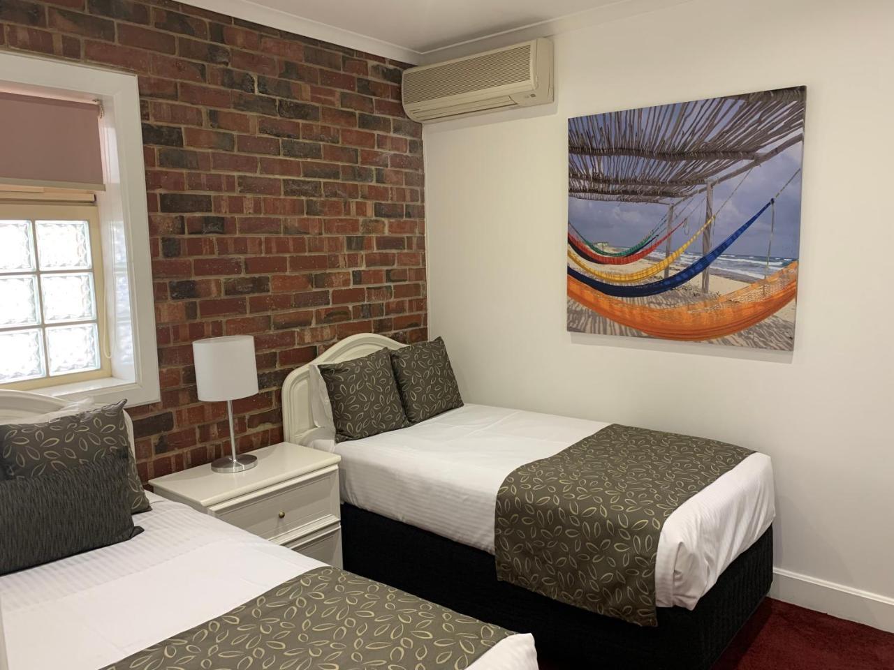 Ensenada Motor Inn And Suites Adelaide Bagian luar foto